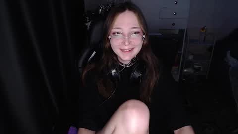 Snapshot of ameliakamishiro chatting on 12.20.25 Amelia online show from 12.20.25