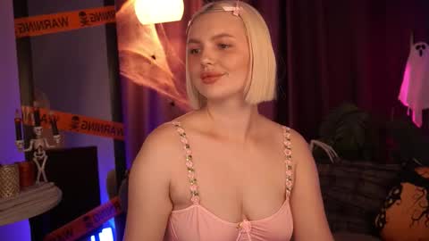  Amelia  online show from 10.28.25