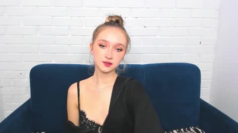 Snapshot of ameliawise chatting on 01.04.25 ameliawise online show from 01.04.25