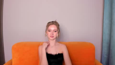 Snapshot of ameliawise chatting on 02.18.25 ameliawise online show from 02.18.25