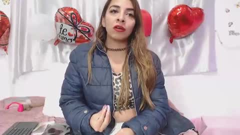 Snapshot of amelie01bronw chatting on 02.19.25 amelie brown online show from 02.19.25