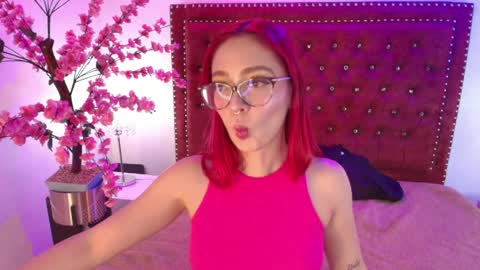 Snapshot of amelie_adamsx chatting on 05.08.26 Amelie online show from 05.08.26