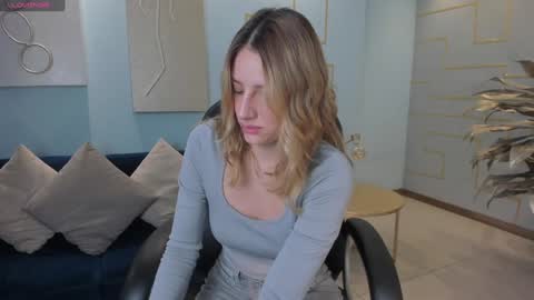 Amelie Graham online show from 12.26.24