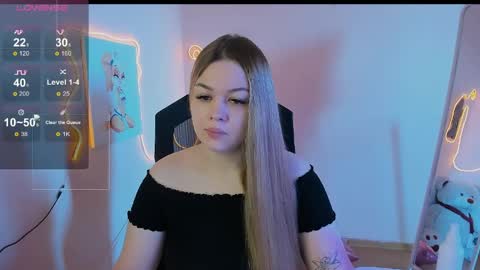 Snapshot of ameliepeach chatting on 04.24.26 Amelie online show from 04.24.26