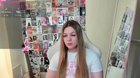 Snapshot of ameliepeach chatting on 05.02.26 Amelie online show from 05.02.26