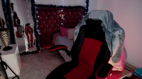 AMELIEROUS .. see you tomorrow  kisses online show from 12.26.24