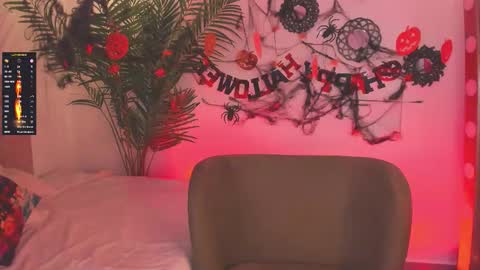 Snapshot of ameliie_brown chatting on 10.14.25 Amelie online show from 10.14.25