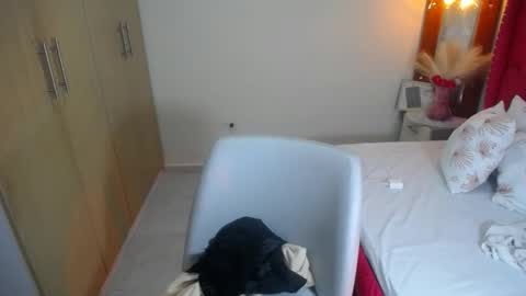 Snapshot of ameliporter_2 chatting on 11.16.25 ameli online show from 11.16.25