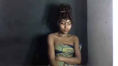 Snapshot of amelisy20005 chatting on 04.21.26 amelisy20005 online show from 04.21.26