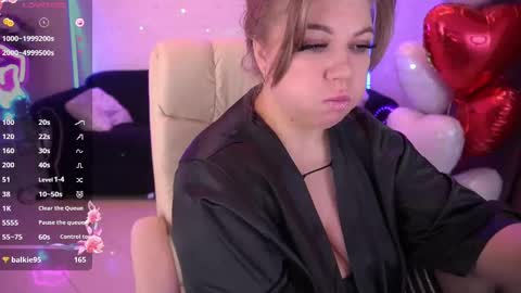 Snapshot of amellywhite chatting on 02.15.25 Alina online show from 02.15.25