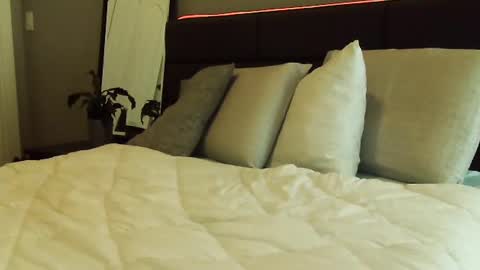 Snapshot of amera_gray chatting on 02.07.25 HOT white naughty leo xxx online show from 02.07.25