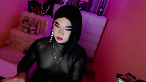 Queen Mireska online show from 01.16.25