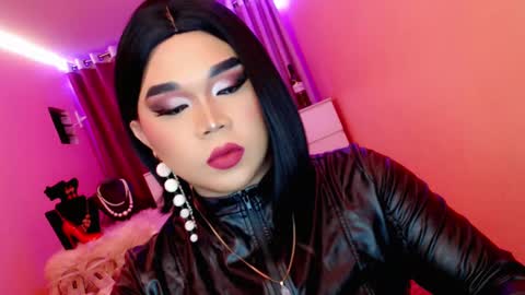 Queen Mireska online show from 02.05.25