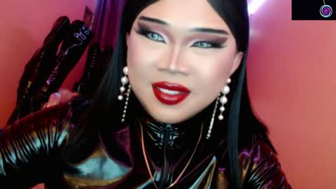 Snapshot of amiadoll chatting on 05.09.26 Queen Mireska online show from 05.09.26