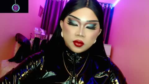 Snapshot of amiadoll chatting on 07.11.26 Queen Mireska online show from 07.11.26