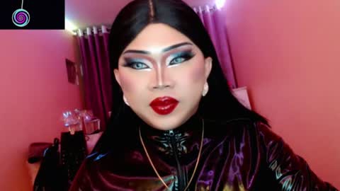 Snapshot of amiadoll chatting on 08.01.26 Queen Mireska online show from 08.01.26