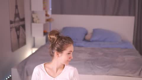 Snapshot of amillygil chatting on 11.23.25 Emily online show from 11.23.25