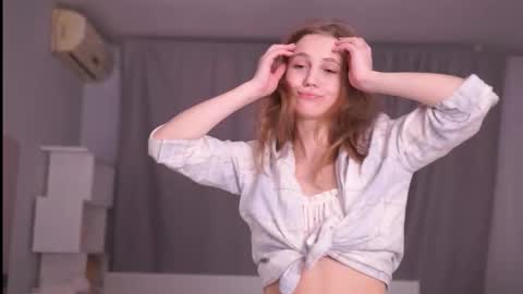 Snapshot of amillygil chatting on 12.03.25 Emily online show from 12.03.25