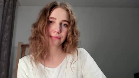 Snapshot of amillygil chatting on 04.23.26 Emily online show from 04.23.26