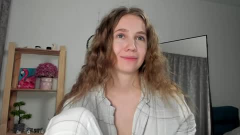Snapshot of amillygil chatting on 04.29.26 Emily online show from 04.29.26