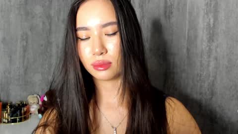 Amina online show from 12.22.24