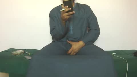 Snapshot of amir_elaraby chatting on 09.30.25 Amir online show from 09.30.25