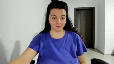 Amiraisa online show from 12.04.25