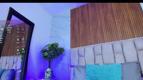 Snapshot of ammbar_foxx chatting on 11.12.25 ambar online show from 11.12.25