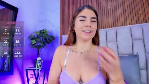 Snapshot of ammbar_foxx chatting on 11.16.25 ambar online show from 11.16.25