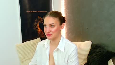 Snapshot of ammirra_a chatting on 05.13.26 Amira online show from 05.13.26