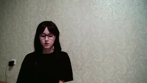 Amomira online show from 10.18.25