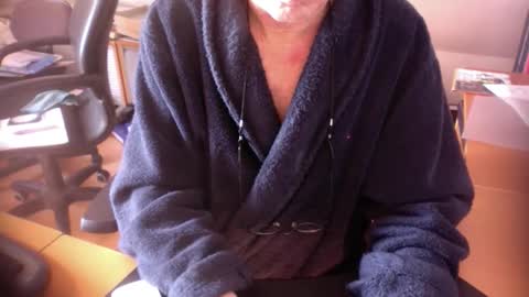 Amor2200 online show from 02.23.25