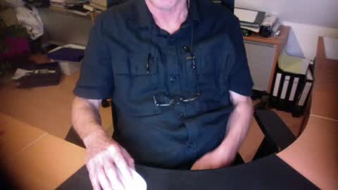 Amor2200 online show from 09.28.25