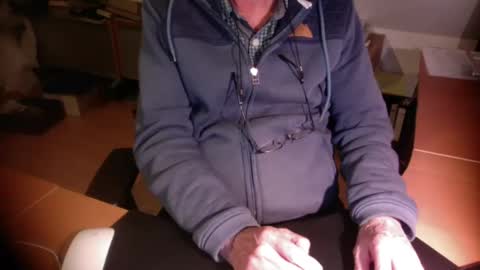 Amor2200 online show from 10.26.25