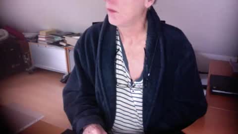 Amor2200 online show from 11.28.25