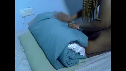 Snapshot of amor_anny chatting on 09.26.25 anny online show from 09.26.25