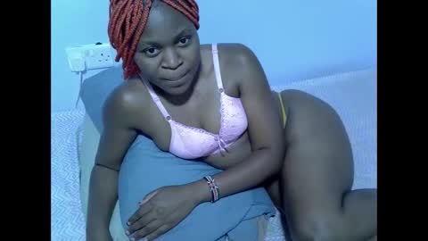 Snapshot of amor_anny chatting on 10.10.25 anny online show from 10.10.25