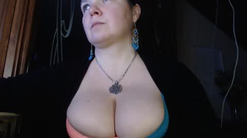 Snapshot of amorelara chatting on 01.09.25 amorelara online show from 01.09.25