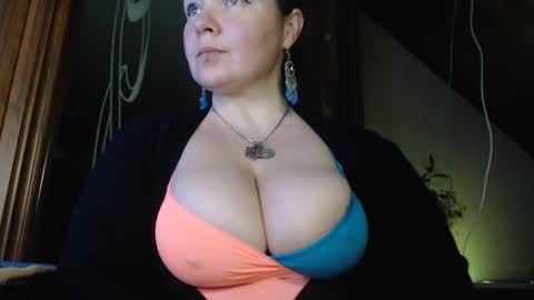 Snapshot of amorelara chatting on 01.24.25 amorelara online show from 01.24.25