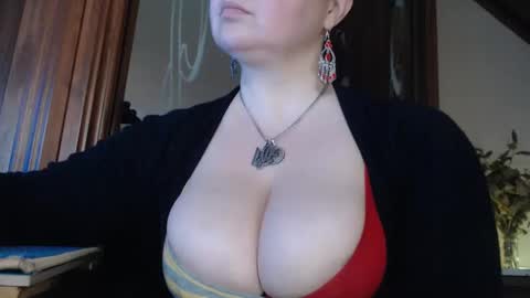 Snapshot of amorelara chatting on 02.02.25 amorelara online show from 02.02.25