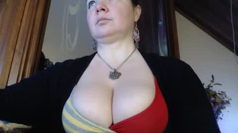 Snapshot of amorelara chatting on 02.04.25 amorelara online show from 02.04.25