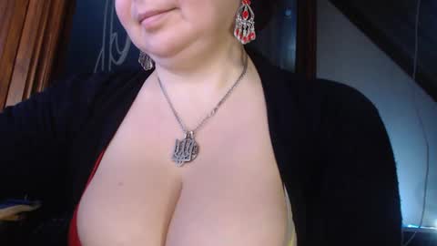 Snapshot of amorelara chatting on 02.11.25 amorelara online show from 02.11.25