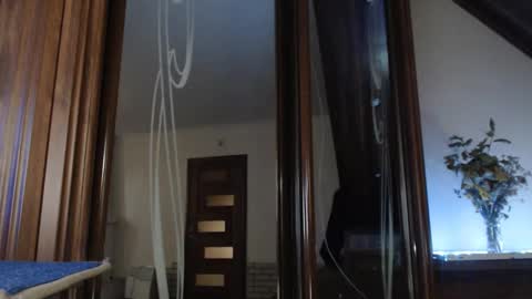 Snapshot of amorelara chatting on 02.14.25 amorelara online show from 02.14.25