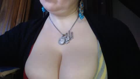 Snapshot of amorelara chatting on 03.04.25 amorelara online show from 03.04.25