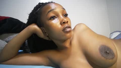 Snapshot of amunetlover chatting on 09.15.25 shantel online show from 09.15.25