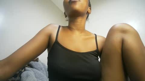 Snapshot of amunetlover chatting on 10.04.25 shantel online show from 10.04.25