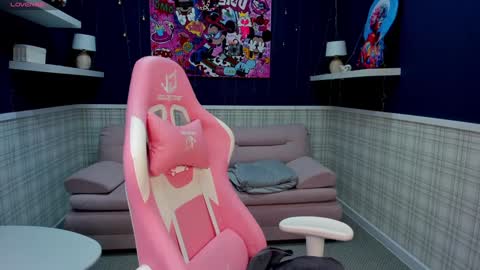 Snapshot of amy__wood chatting on 01.18.25 AmyGMT 2 Mon-Sun  0300am-0900am  online show from 01.18.25