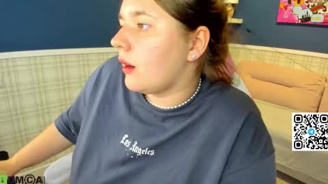 Snapshot of amy__wood chatting on 09.14.25 AmyGMT 2 Mon-Sun  0300am-0900am  online show from 09.14.25