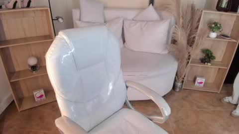     online show from 01.02.25