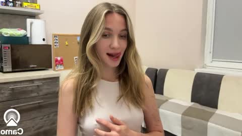 Snapshot of amy_meoww chatting on 12.06.24 amy_meoww online show from 12.06.24